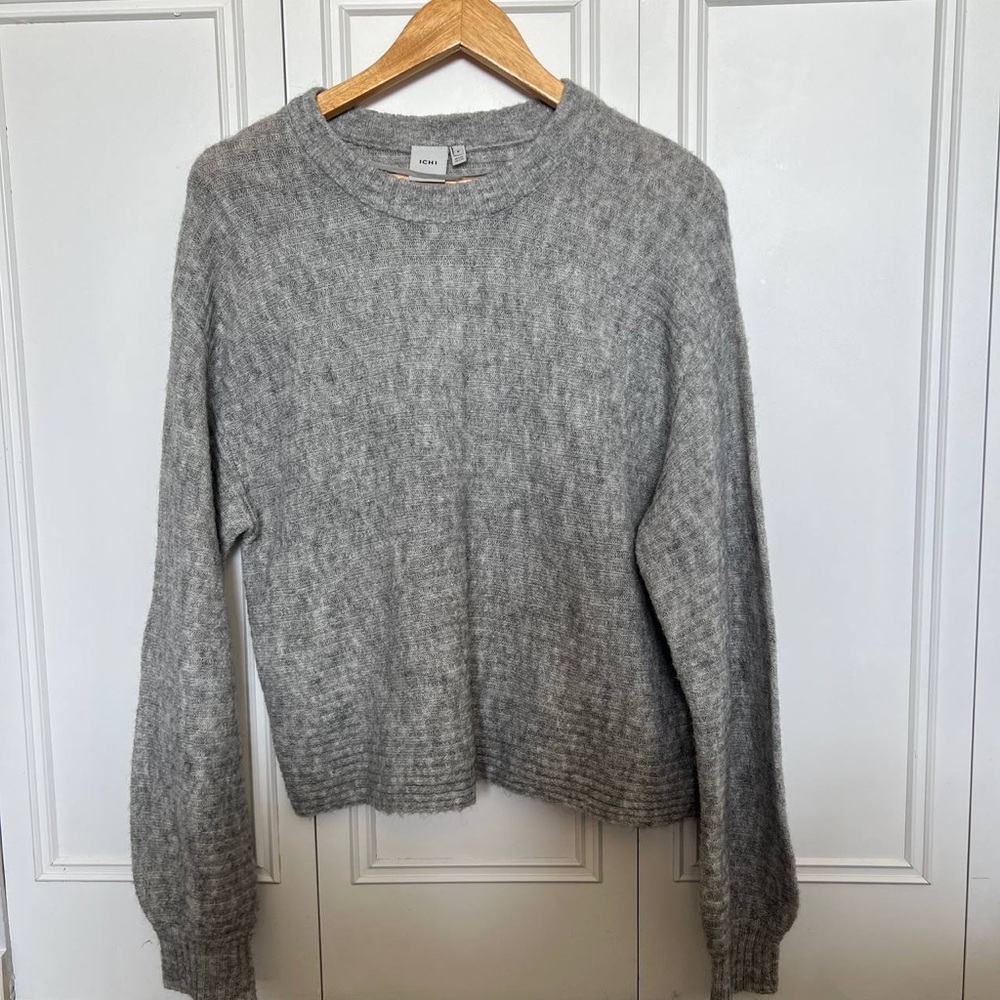 Cozy Gray Women's Crew Neck Sweater - Picture 1 of 5